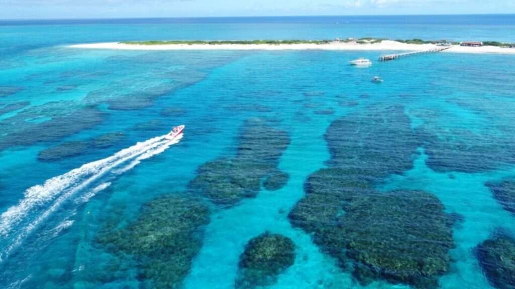 沖縄の離島の慶良間諸島に行く写真